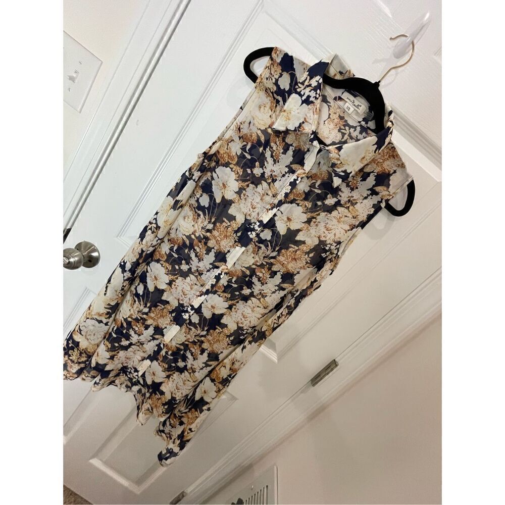 Simply Noelle women’s L/XL sheer sleeveless dress shirt
